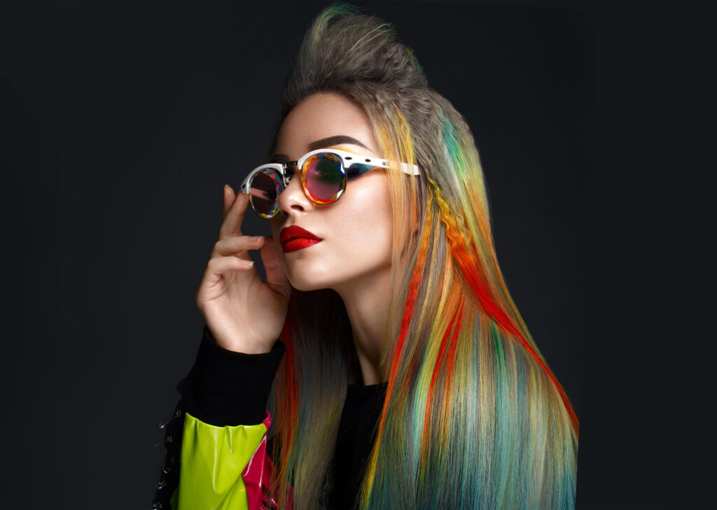 7 Attractive Glasses By Famous Artist For Oval Shaped Face