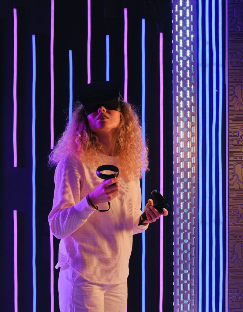 New Virtual Reality Tools in Modern Games Allows Users to Build and Control Shapes